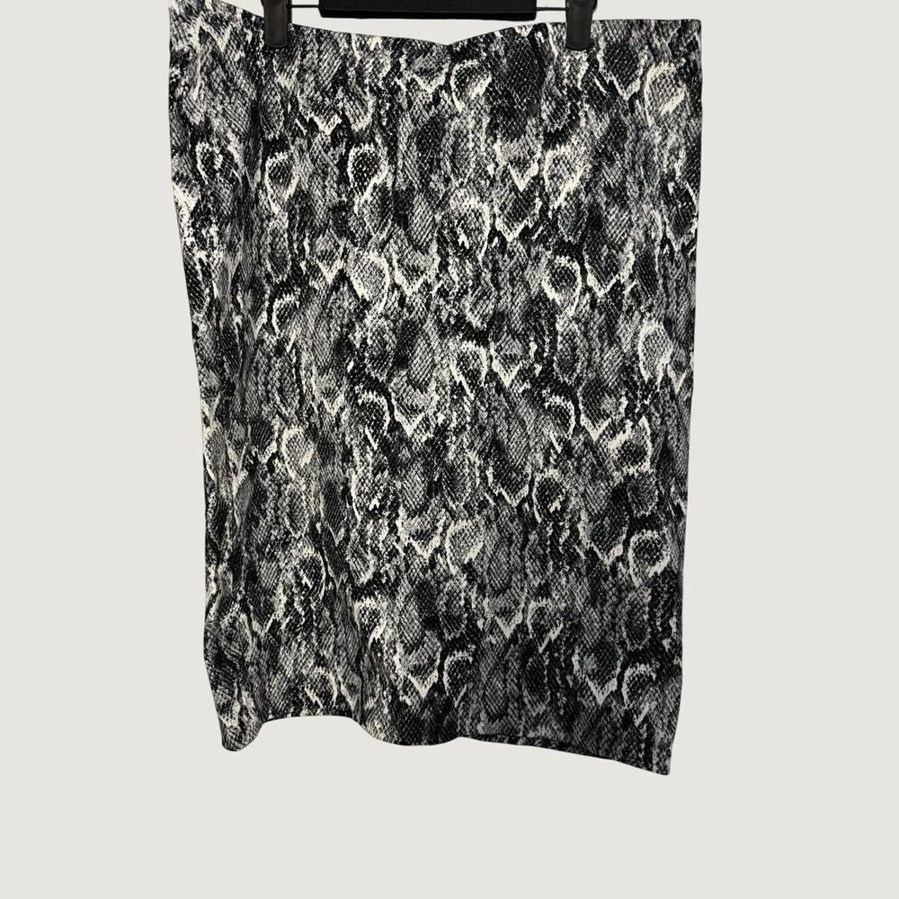Women's Grey and Black Skirt